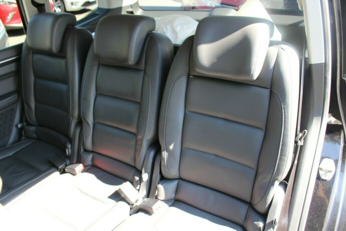 volkswagen-touran-diesel-2011-big-5