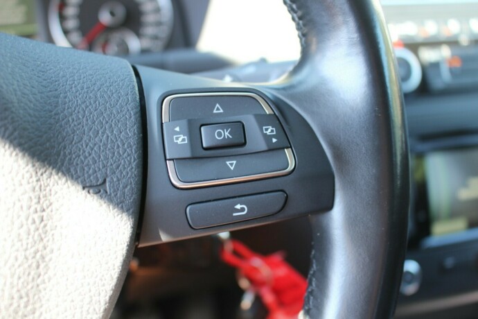 volkswagen-touran-diesel-2011-big-13