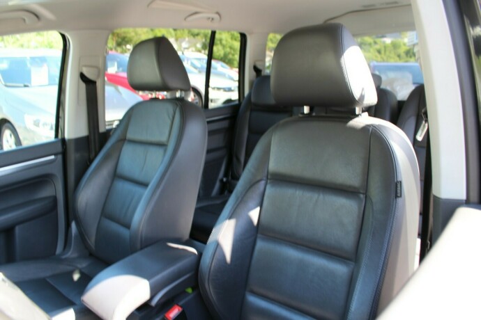 volkswagen-touran-diesel-2011-big-6