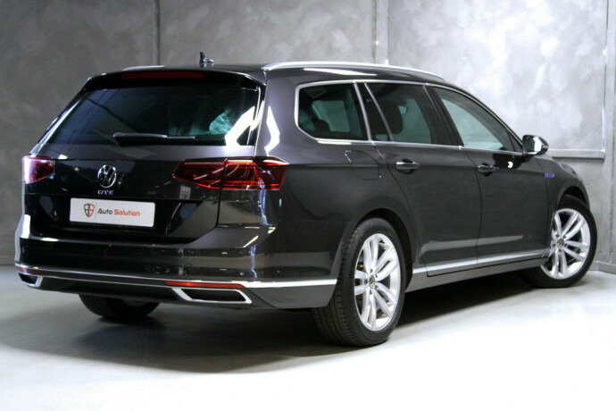 volkswagen-passat-elektrisitetbensin-2021-big-1