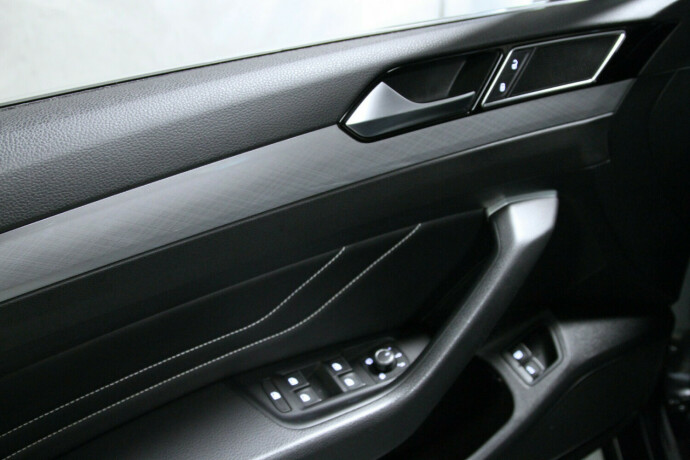 volkswagen-passat-elektrisitetbensin-2021-big-18