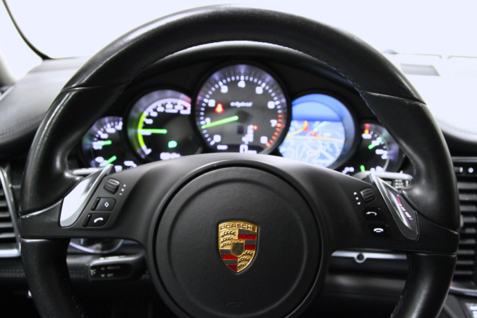 porsche-panamera-elektrisitetbensin-2014-big-19