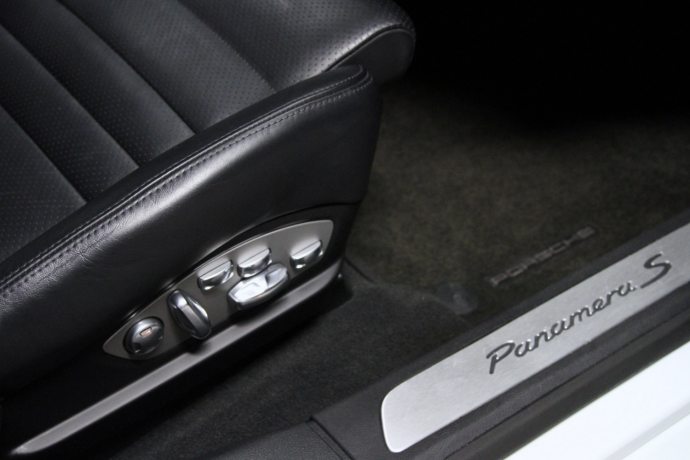 porsche-panamera-elektrisitetbensin-2014-big-7