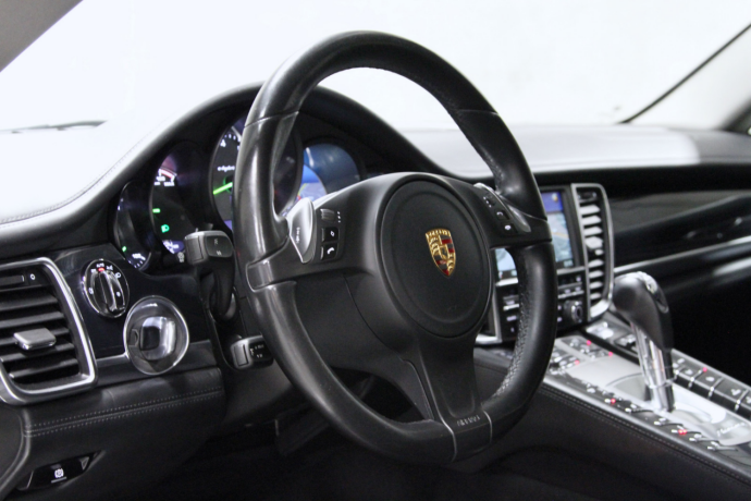 porsche-panamera-elektrisitetbensin-2014-big-24