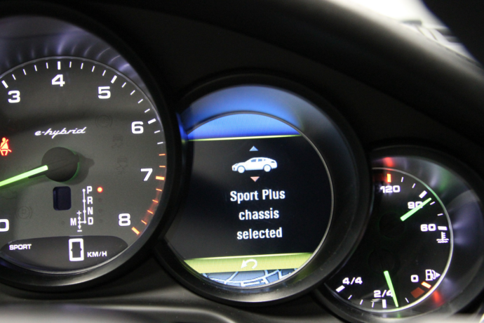 porsche-panamera-elektrisitetbensin-2014-big-23