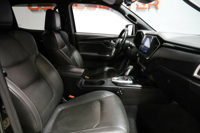 isuzu-d-max-diesel-2021-big-9