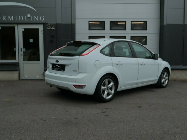 ford-focus-diesel-2011-big-1