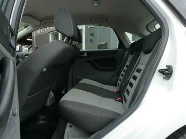 ford-focus-diesel-2011-big-7