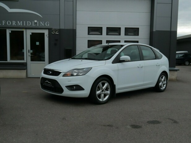 ford-focus-diesel-2011-big-0
