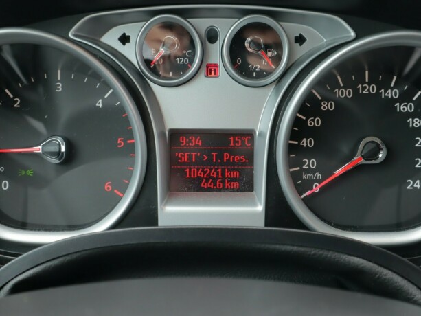 ford-focus-diesel-2011-big-14
