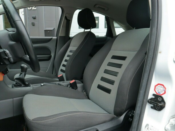 ford-focus-diesel-2011-big-6
