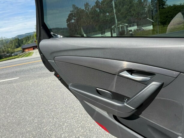 hyundai-i40-diesel-2012-big-26