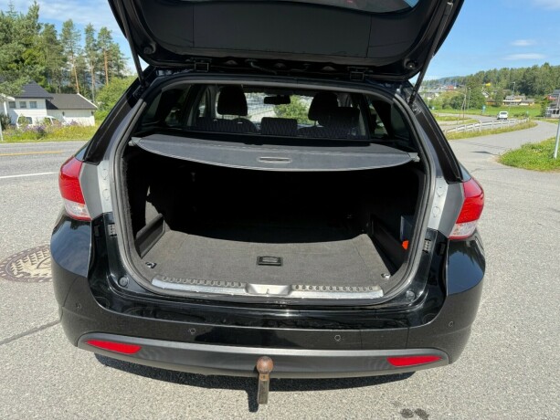 hyundai-i40-diesel-2012-big-25