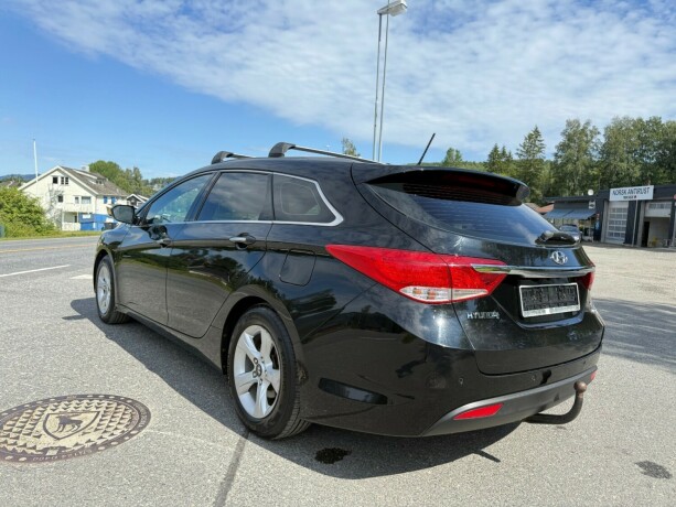 hyundai-i40-diesel-2012-big-2