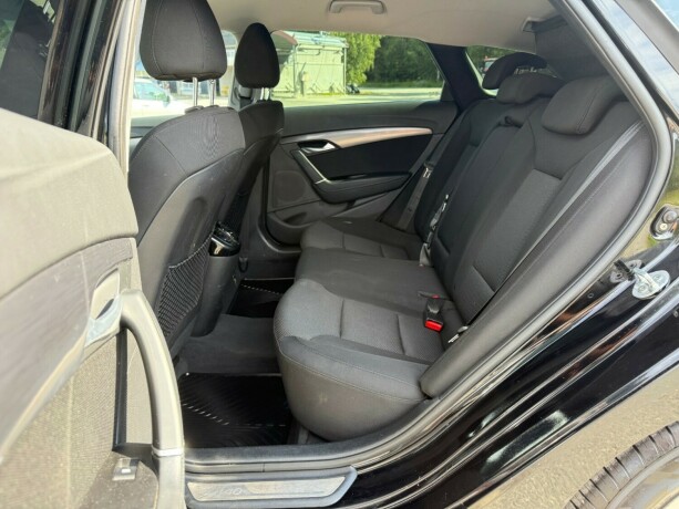 hyundai-i40-diesel-2012-big-27