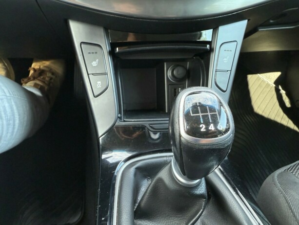 hyundai-i40-diesel-2012-big-17