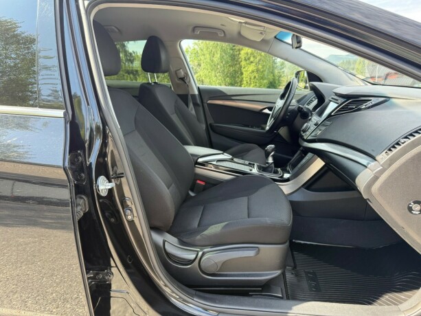 hyundai-i40-diesel-2012-big-21