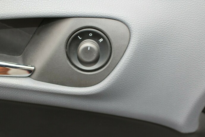 opel-meriva-bensin-2013-big-7