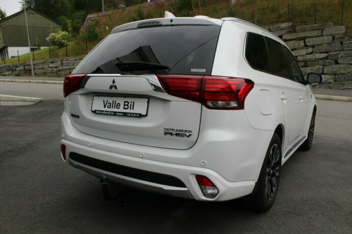 mitsubishi-outlander-elektrisitetbensin-2017-big-4
