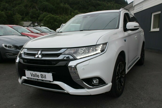 mitsubishi-outlander-elektrisitetbensin-2017-big-1