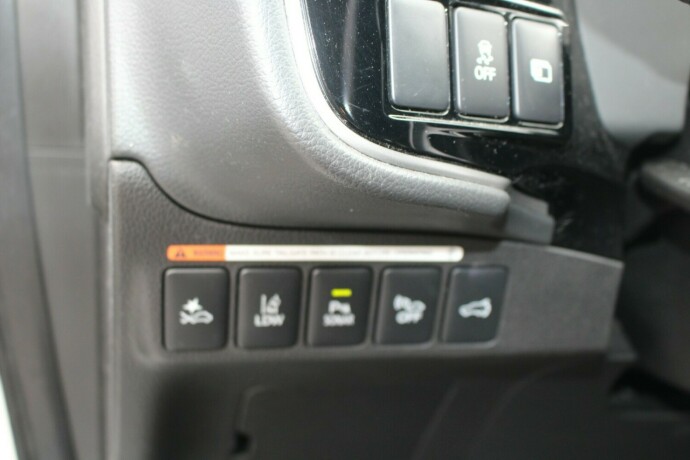 mitsubishi-outlander-elektrisitetbensin-2017-big-13