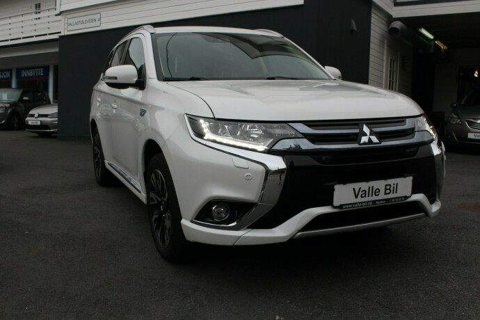 mitsubishi-outlander-elektrisitetbensin-2017-big-0