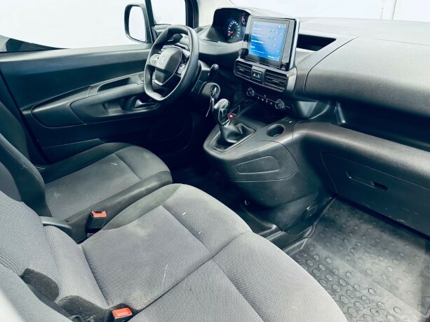 peugeot-partner-diesel-2019-big-14