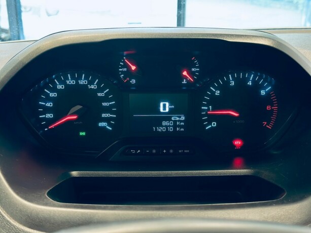 peugeot-partner-diesel-2019-big-17