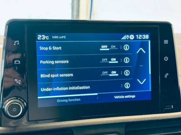 peugeot-partner-diesel-2021-big-21