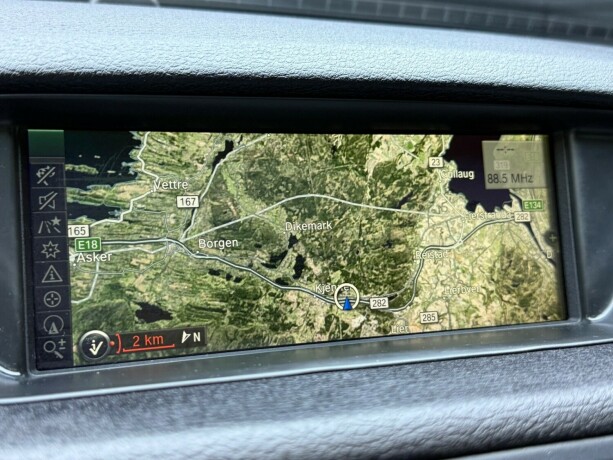 bmw-x1-diesel-2012-big-18