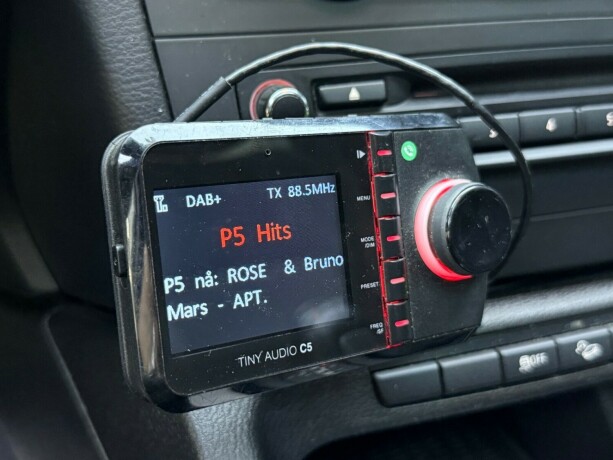bmw-x1-diesel-2012-big-25