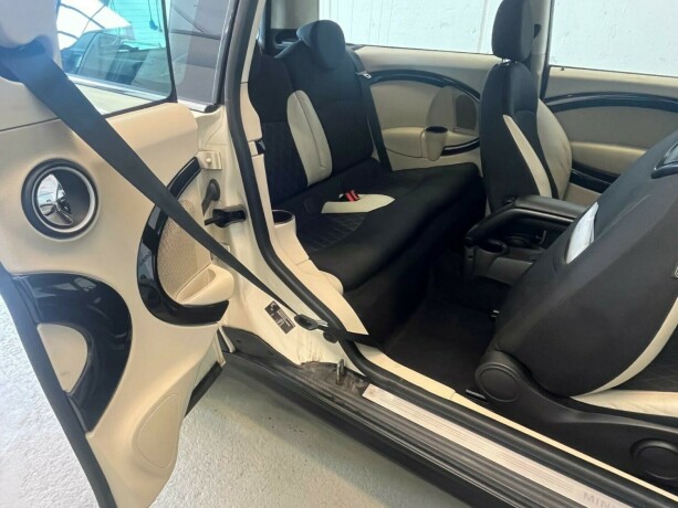 mini-cooper-diesel-2011-big-22