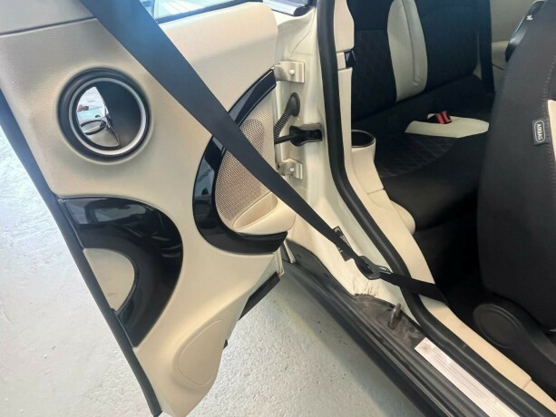 mini-cooper-diesel-2011-big-23