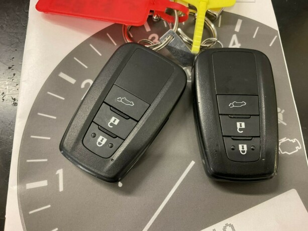 toyota-corolla-elektrisitetbensin-2019-big-19