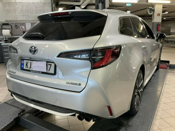 toyota-corolla-elektrisitetbensin-2019-big-5