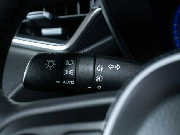toyota-corolla-elektrisitetbensin-2019-big-29