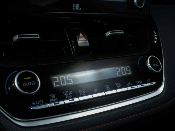 toyota-corolla-elektrisitetbensin-2019-big-50
