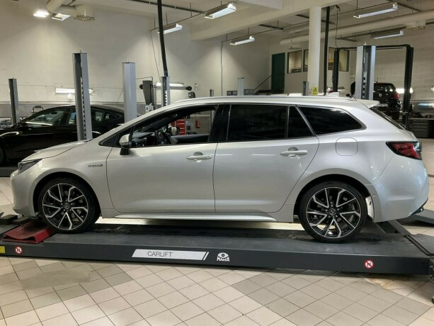 toyota-corolla-elektrisitetbensin-2019-big-2