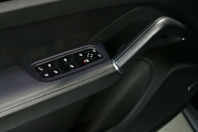 porsche-cayenne-elektrisitetbensin-2019-big-33