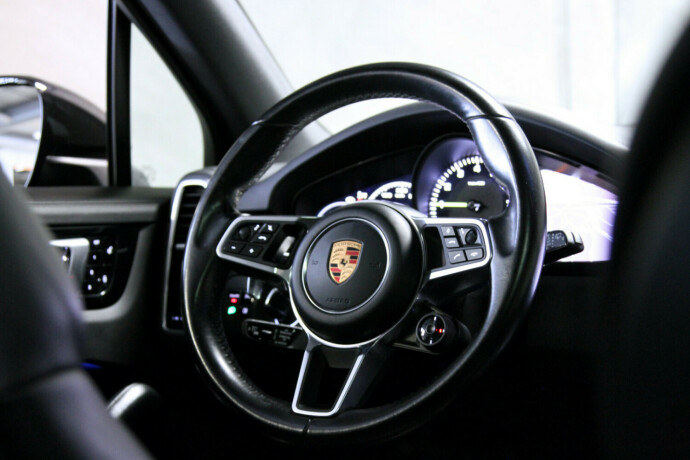 porsche-cayenne-elektrisitetbensin-2019-big-19