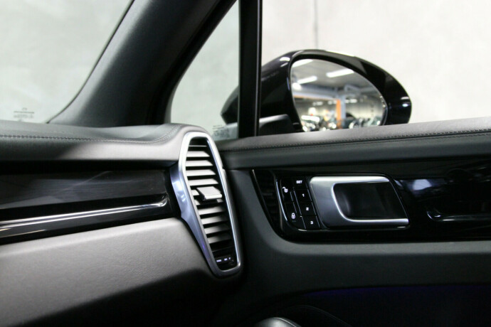 porsche-cayenne-elektrisitetbensin-2019-big-31