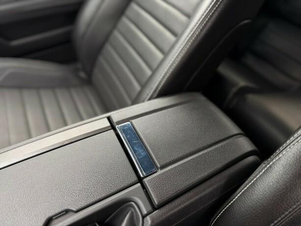 ford-mustang-bensin-2010-big-15
