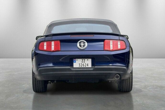 ford-mustang-bensin-2010-big-7