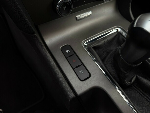 ford-mustang-bensin-2010-big-14