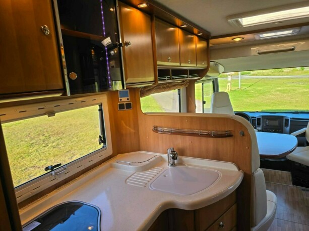 concorde-credo-i735h-diesel-2009-big-65