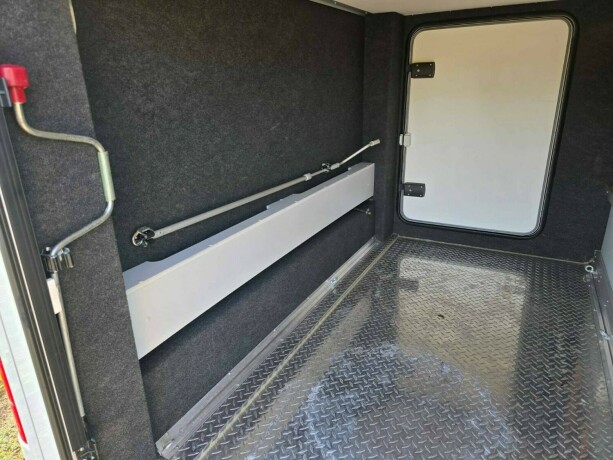 concorde-credo-i735h-diesel-2009-big-90