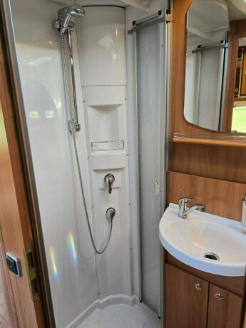 concorde-credo-i735h-diesel-2009-big-77