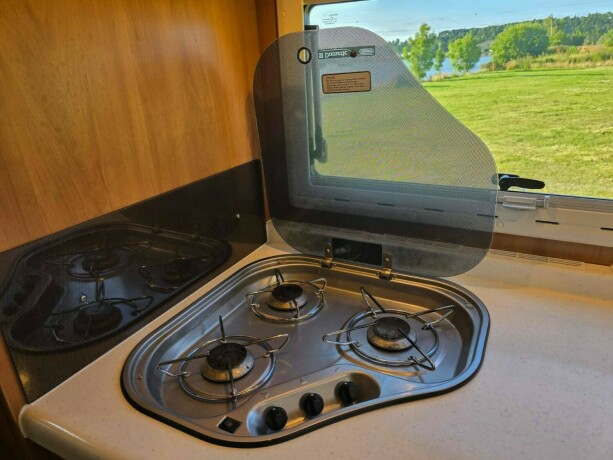 concorde-credo-i735h-diesel-2009-big-48