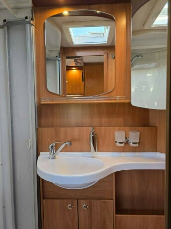 concorde-credo-i735h-diesel-2009-big-81