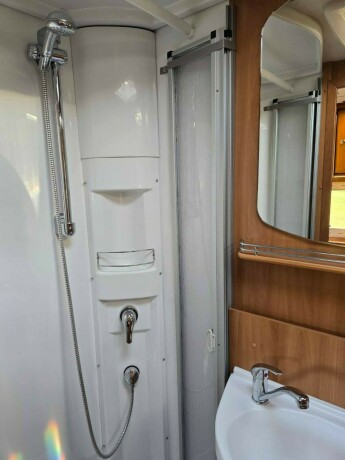 concorde-credo-i735h-diesel-2009-big-72